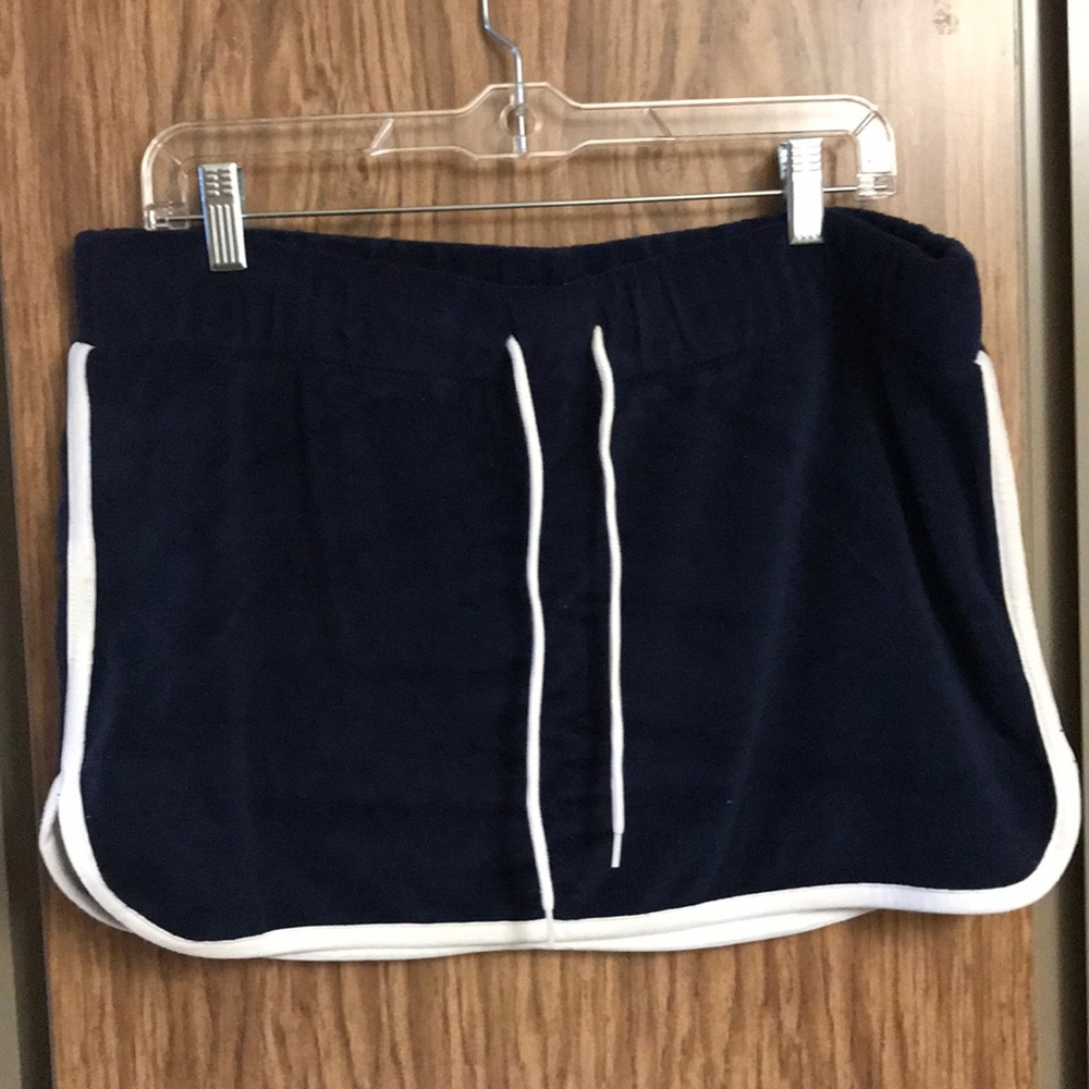 navy blue skirt